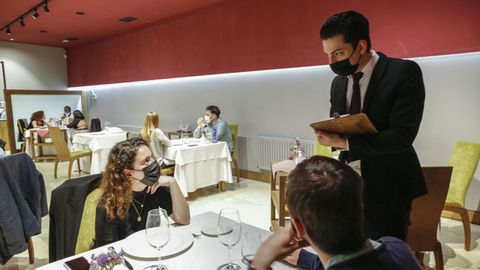 El restaurante San Miguel tiene un buen número de reservas para todo el fin de semana e incluso tuvo que rechazar algunas. Ya instaló medidores de CO2