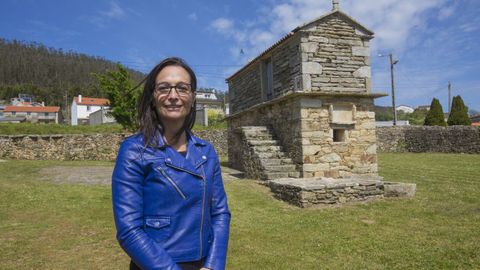 María Canosa, escritora e ingeniera ceense, moderó el acto