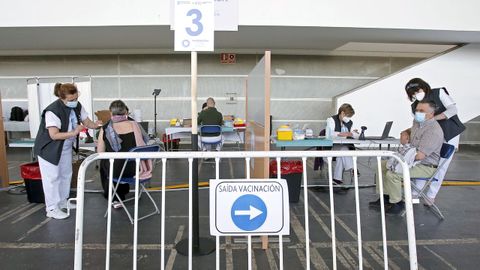 Vacunación contra el covid en el recinto ferial de Pontevedra para el grupo de edad de 60 a 65 años