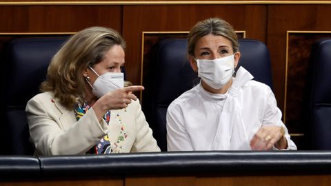Nadia Calviño y Yolanda Díaz en el Congreso