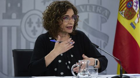 La ministra de Hacienda, en la rueda de prensa posterior al Consejo de Ministros