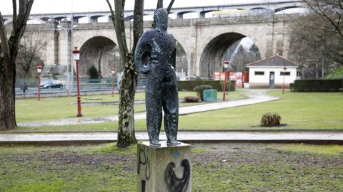 Imagen de archivo de la escultura «Home da Rabeda» de Xosé Cid