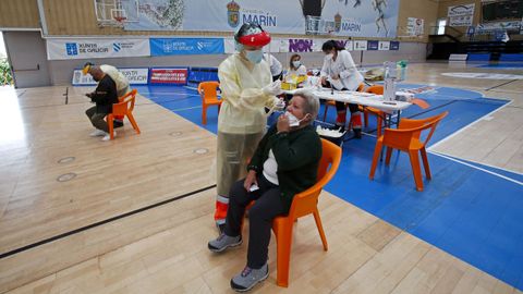 En el pabellón de A Raña, en Marín, está en marcha un cribado para vecinos de 50 a 64 años