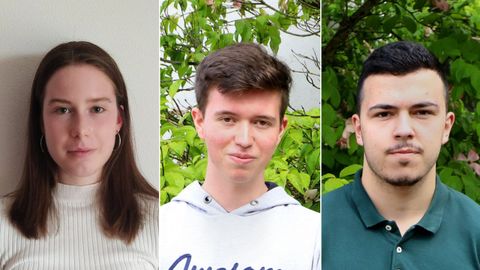 Noela Sanjurjo, del IES Antonio Fraguas, fue la mejor en la Olimpíada de Economía. José Valiño (en el centro), quedó en segunda posición; y en tercera, su compañero del colegio Manuel Peleteiro, Francisco José Negreira (primero por la derecha).