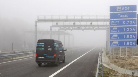 Imagen de una autovía portuguesa con las tasas que se cobran por su uso