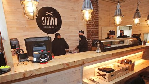 Sibuya cuenta con doce empleados