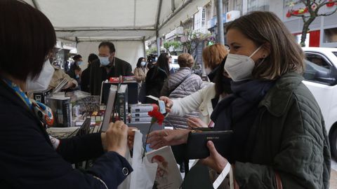 Las librerías sacaron sus puestos a la calle del Paseo