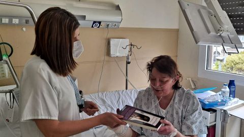 El Día del Libro también se celebró en los hospitales de la provincia. En la imagen, Valdeorras