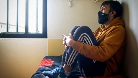 Iván, en su celda, valora las muchas medidas tomadas para tranquilidad de todos los reclusos ante las noticias que llegaban de motines en Italia