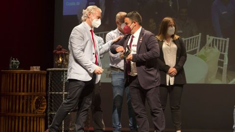 Premio para el grupo BNI Dolmen de Dombate