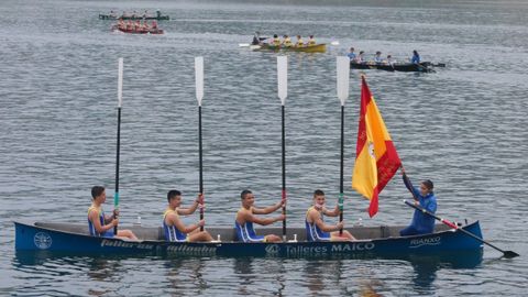 Equipo infantil del Club Remo Rianxo, que se convirtió en campeón de España de bateles