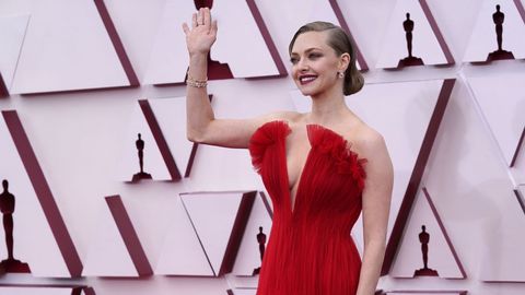 Amanda Seyfried con un espectacular Armani