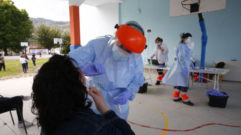 El CEIP O Carballal, de Marín, fue uno de los tres colegios del municipio donde se hizo este lunes un cribado