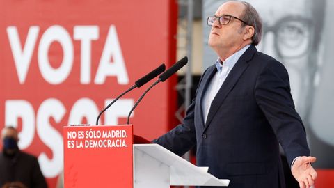 El candidato socialista Ángel Gabilondo, en un mitin el pasado domingo