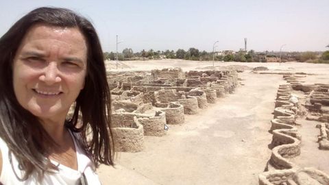 Chus Fernández, la semana pasada, en el yacimiento de más de 3.000 años de antigüedad