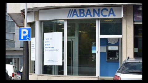 Los clientes de Valga pasarán a tener como referencia la oficina de Pontecesures