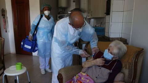 Vacunación a domicilio en Pontevedra