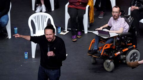 El candidato de Unidas Podemos, Pablo Iglesias, y el portavoz parlamentario, Pablo Echenique, este jueves en un acto en Leganés