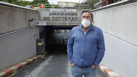 El alcalde, Manuel Ruiz, acudió al párking para hablar con los trabajadores y ver las instalaciones