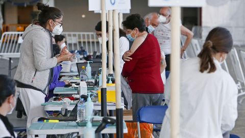 Punto de vacunación en el recinto ferial de Pontevedra