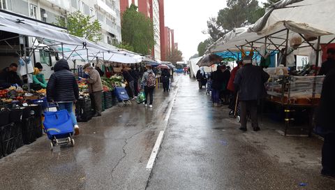 Feria ambulante junto al parque de la Dehesa Boyal