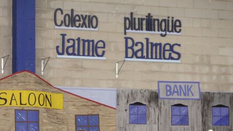 Educación informó de que ya han recibido el alta todos los alumnos contagiados que había en el Jaime Balmes de Noia
