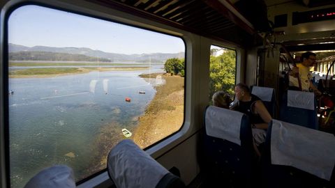 El ferrocarril de vía estrecha, a su paso por Ortigueira, antes de la pandemia