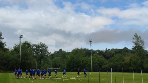 Los jugadores del Oviedo, en El Requexn