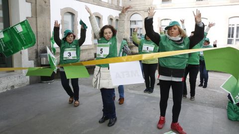 Miembros del sindicato de enfermería Satse en Pontevedra, en una imagen de archivo de una protesta del 2016 por la carrera profesional