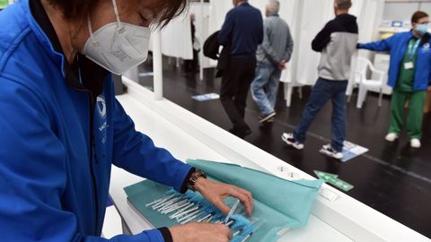 Vacunación masiva del covid-19 en Expocoruña