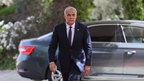 Yair Lapid, a su llegada a la residencia del presidente israeli