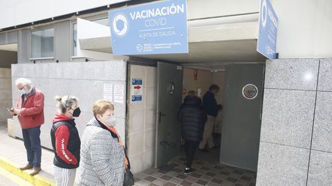 Punto de vacunación covid-19 en el hospital de Burela