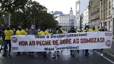 Imagen de archivo de una de las últimas manifestaciones contra el cierre de la central térmica en A Coruña