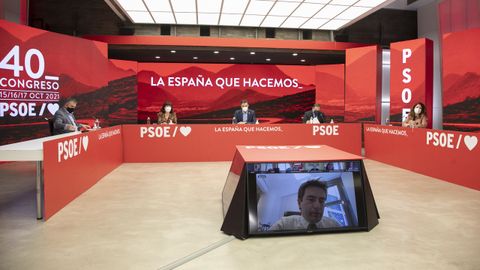 El lder del PSOE, Pedro Snchez, presidi la reunin de la ejecutiva federal celebrada  este jueves en Madrid
