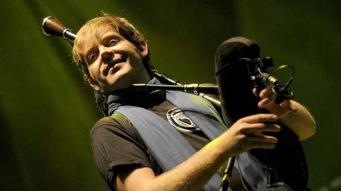 Xosé Manuel Budiño en una actuación durante el festival de Ortigueira, en una imagen de archivo