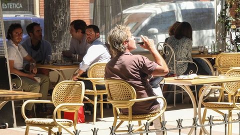 Madrid cerrar la hostelera a las doce pero permitir reuniones en domicilios