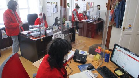 Trabajadores de Cruz Roja en Ferrol