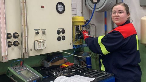 Antonia Rial Mera trabaja como técnica electrónica en Alcoa San Cibrao tras estudiar en el Instituto María Sarmiento de Viveiro