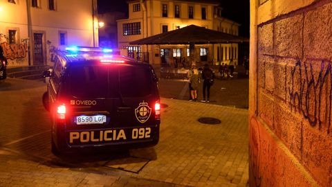 Polica en Oviedo tras finalizar el estado de alarma
