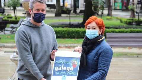 Rubén Arroxo e Maite Ferreiro presentaron as actividades das Letras Galegas