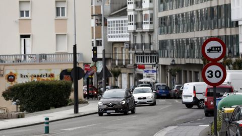 En la Avenida Navia Castrillón, de Viveiro, la velocidad también está limitada a 30