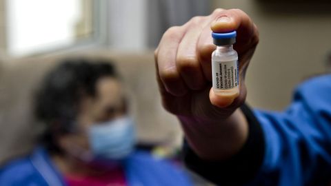 Los equipos gallegos utilizan Janssen para la vacunación de dependientes a domicilio