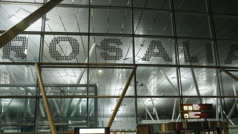 El aeropuerto Rosalía de Castro de Santiago