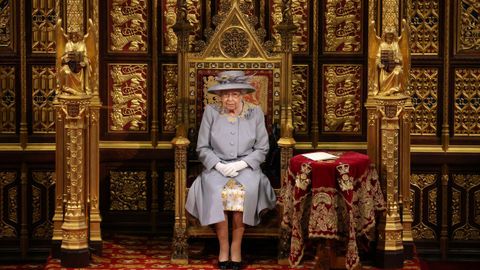 Isabel II, durante su discurso en la Cámara