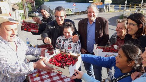 Uno de los puestos de venta de cerezas en la última edición de la feria celebrada hasta ahora, en mayo del 2019