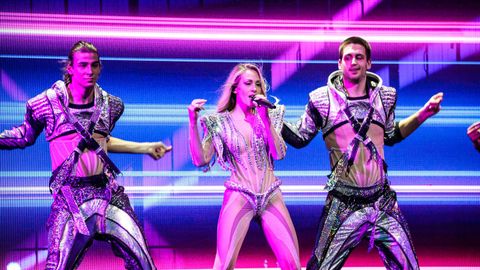 Croacia: la cantante Albina ensayando su tema Tick-Tock sobre el escenario de Eurovisin 2021
