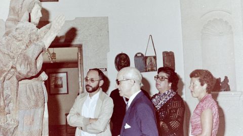 A la derecha, la que fue concejala Tucha Calvo