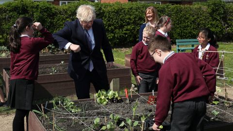 El primer ministro britnico, Boris Johnson, durante una visita a una escuela de Ferryhill