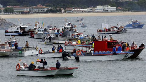 La protesta de la flota artesanal y del marisqueo en el puerto de Ribeira