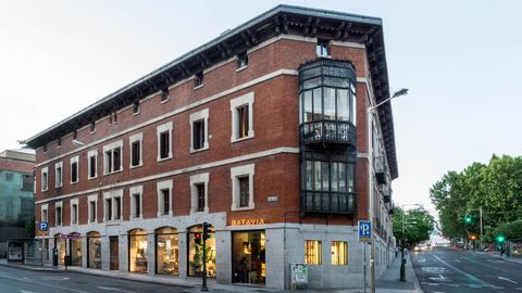 El palacio de Villagonzalo, junto a la plaza de Santa Brbara en Madrid. Fue residencia de la familia y lo vendieron en 2002